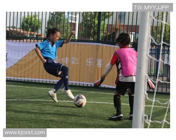 斜眼足球明星盘点那些在绿茵场上闪耀的独特风采与传奇故事 斜眼足球明星盘点那些在绿茵场上闪耀的独特风采与传奇故事