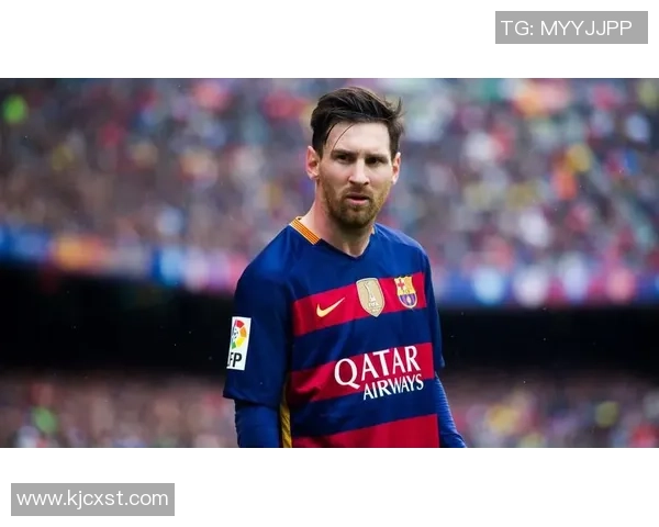 足球明星的场内竞技与场外生活全景揭秘与背后故事分享 足球明星的场内竞技与场外生活全景揭秘与背后故事分享