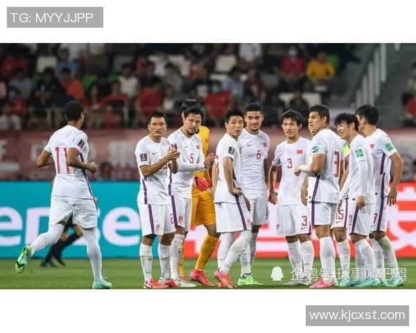 足球明星刮脚皮的背后故事揭示运动员如何保持最佳状态与健康秘诀